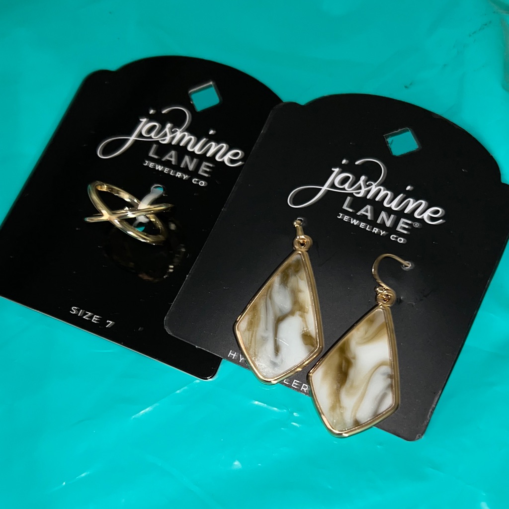 Jasmine Gold Ring And Green Marble Swirl Earrings 40$